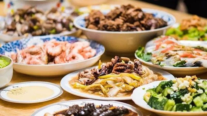 火锅底料作为一种常见的餐饮产品，在托运过程中需要特别注意以下几点：